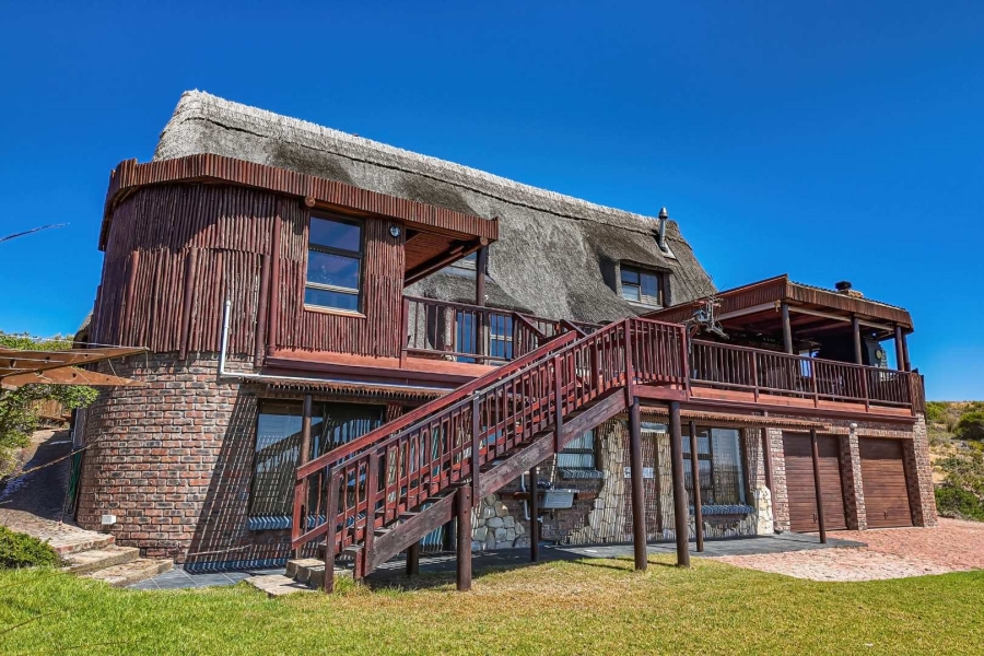 5 Bedroom Property for Sale in Stilbaai Wes Western Cape